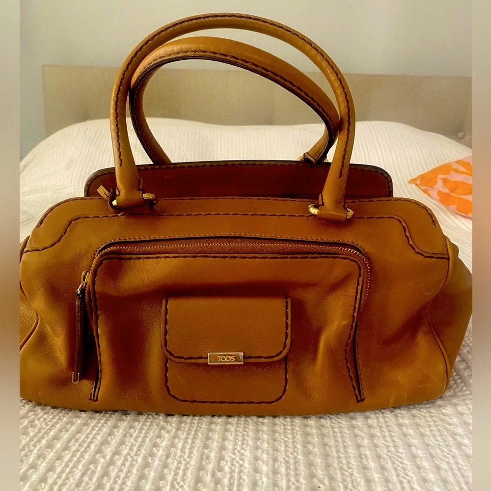Tod’s butterscotch leather satchel with exterior pockets